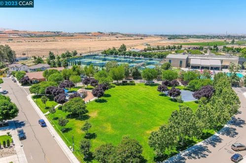 4086 Freesia Dr, Oakley CA  94561-1944 exterior