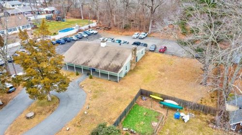 21 Moore Ave, Lyme CT  06371-1216 exterior