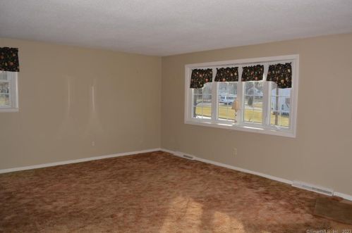 14 Pam Ln, Wapping, CT 06074-2327