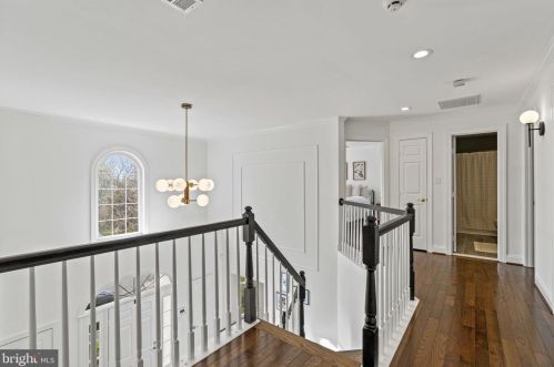 518 Fortress Cir, Leesburg VA  20175-8929 exterior