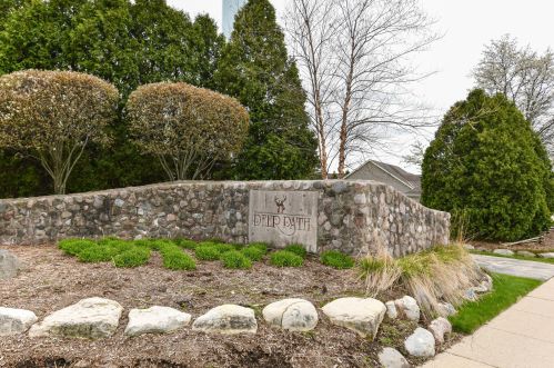 1730 Hunter Rd, Waukesha WI  53189-8233 exterior