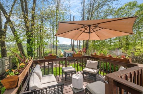 37 Plant St, Cumberland RI  02864-1910 exterior