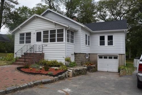 216 Weymouth St, Holbrook MA  02343-1228 exterior