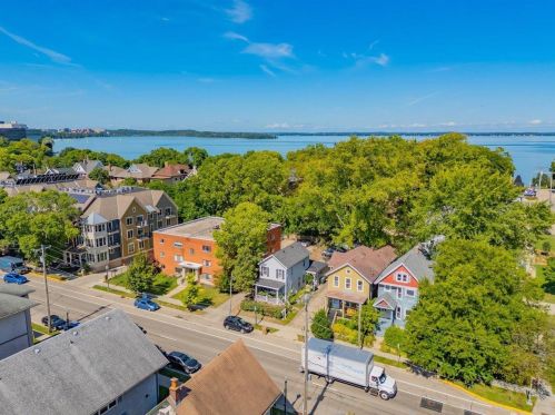 644 Johnson St, Madison WI 53703-1531 exterior