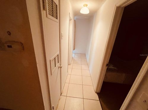 2471 Princess Carol Ct, Orlando FL  32807-8523 exterior