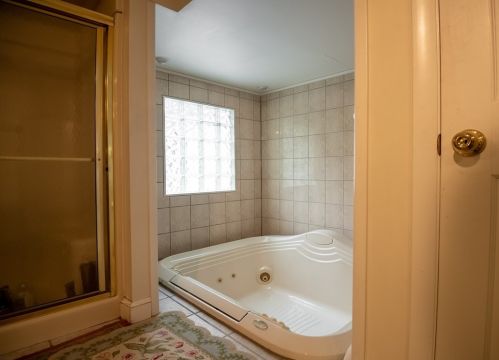 1355 Yahres Rd, Hermitage PA  16146-3643 exterior