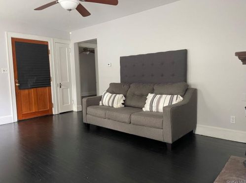 18 Cedar Ln, Poughkeepsie NY  12601-1147 exterior