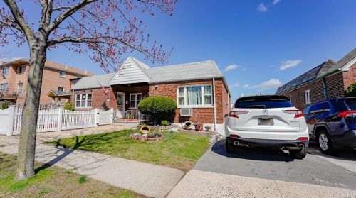 1044 Huntington Ave, Bronx, NY 10465-1944