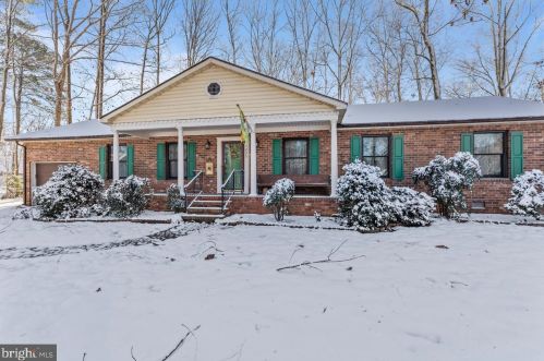 1235 Old Creek Lake Dr, Tappahannock, VA 22560-5052