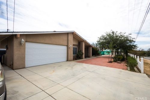 15403 Condor Rd, Victorville, CA 92394-1923