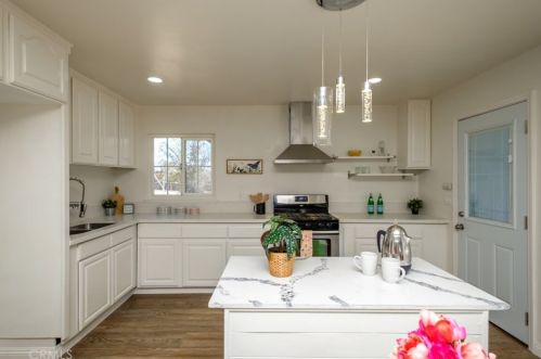 16434 Yucca Ave, Victorville CA  92395-3533 exterior