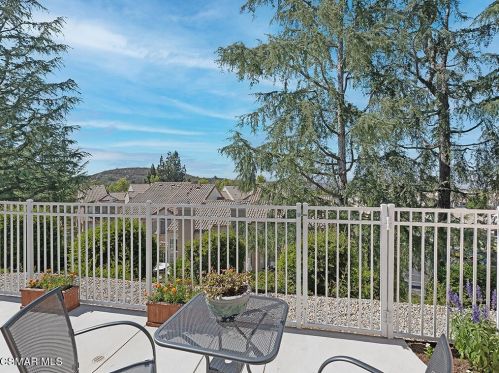 657 Cardinal Ridge Ln, Simi Valley, CA 93065-7151