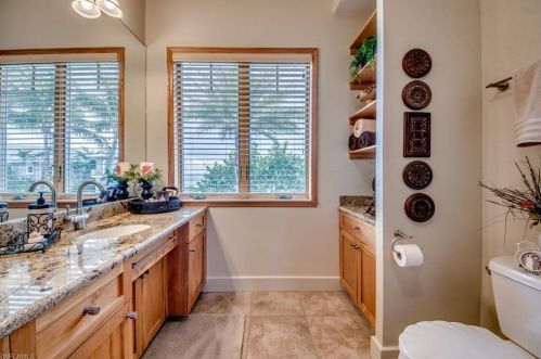 2159 Macadamia Ln, Saint James City FL  33956-2034 exterior