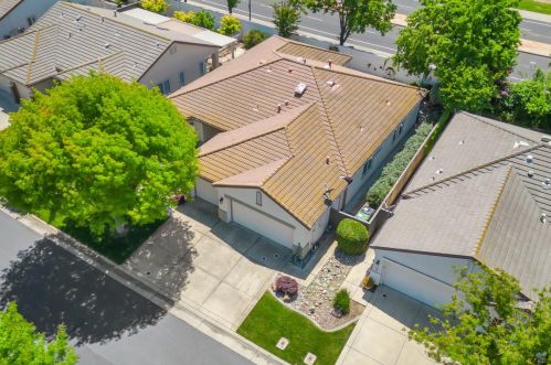 9493 Emerald Cove Ln, Elk Grove CA  95758-3612 exterior