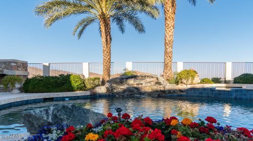 15645 7 St, Phoenix AZ 85014-4142 exterior