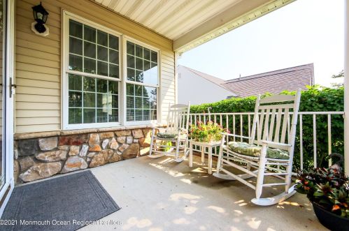 25 Morning Glory Dr, Tinton Falls, NJ 07712-8542
