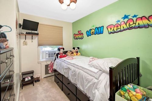 282 Ridgeway, White Plains NY  10605-4113 exterior
