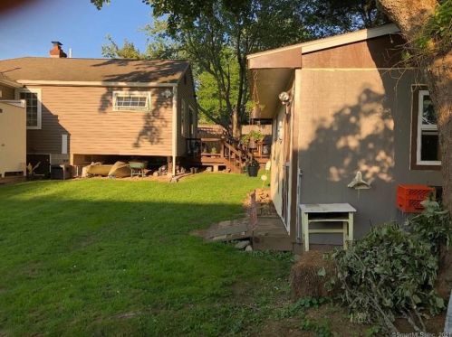 35 3rd Ave, Waterford, CT 06385-1822