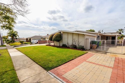 561 Dexter St, La Habra, CA 90631-4151