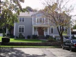 16 Treeland Cir, Newton, MA 02458-2609