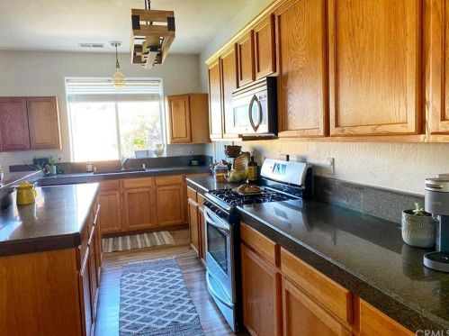 556 Blue Meadow Ct, Bakersfield, CA 93308-9259