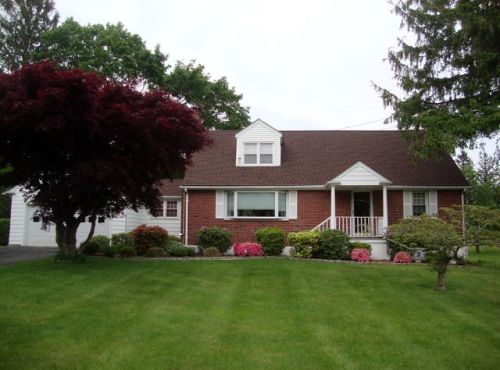 405 Nanny Hagen Rd, Thornwood, NY 10594-2226