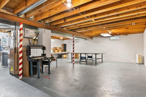 6822 Eastwood Trl, West Bend WI  53090-8912 exterior