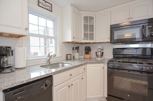 25 Alden St, Mansfield MA 02048-1244 exterior