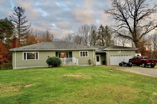 9 Dermond Rd, Hermitage, PA 16148-9224