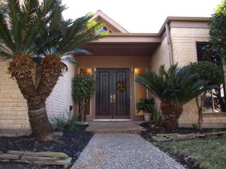 922 Longview Dr, Sugar Land TX  77478-4034 exterior