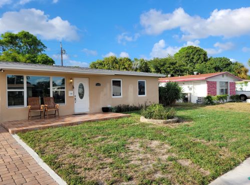 1375 8th St, West Palm Beach, FL 33401-3029