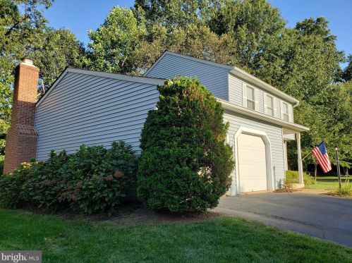 12000 Rosiers Branch Dr, Herndon, VA 20170-2732