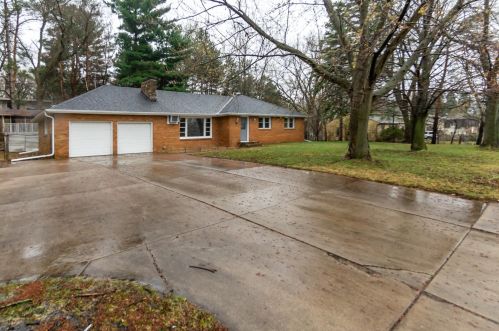 6947 10th St, Saint Paul, MN 55128-7520