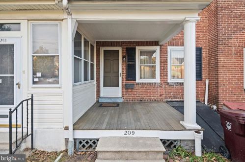 209 Union St, Wilmington, DE 19805-3830