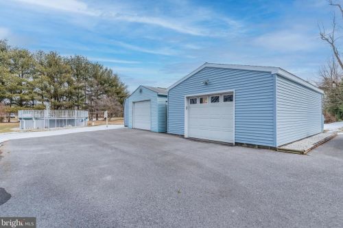 308 Zion Rd, Mount Holly Springs, PA 17065-1421