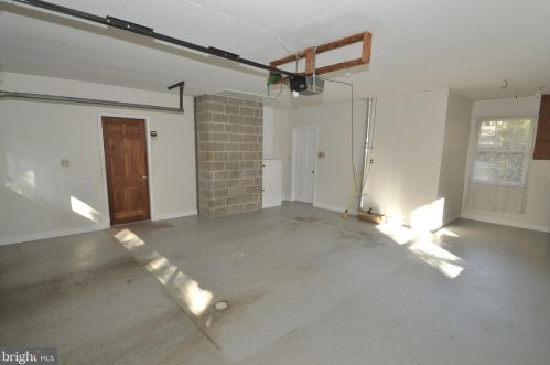 1023 Areba Ave, Swatara PA  17033-2204 exterior