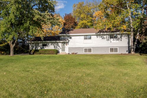 3590 Glen Park Rd, Waukesha WI  53151-5222 exterior