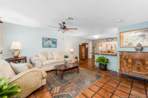 342 Shadyside Cir, West Palm Beach, FL 33415-2527