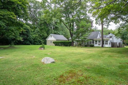 1 Satterlee Rd, Highland Falls NY  10928-1507 exterior