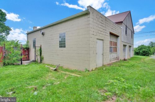 316 Kendale Rd, Red Lion PA  17356-9633 exterior