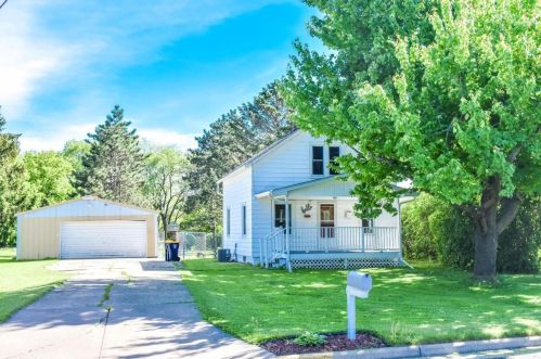 451 Pleasant Ave, Ellsworth, WI 54011-9156