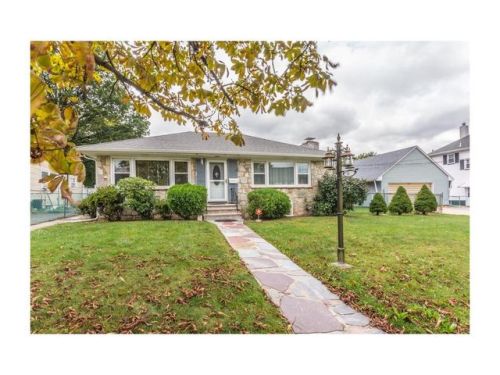 88 Wedgewood Ave, Woodbridge, NJ 07095-3526