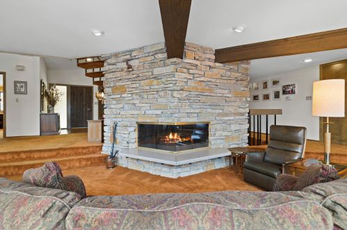 4768 Sonseeahray Dr, Hubertus, WI 53033-9728