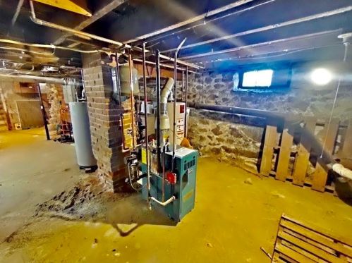 51 Mechanic St, Newton MA 02464-1434 exterior