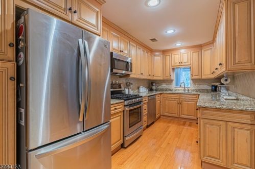 42 Davenport Rd, Montville Township NJ  07045-9198 exterior