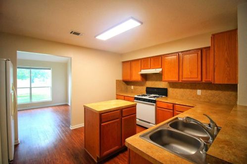 16928 Scenic Knl, Conroe TX  77385-2762 exterior