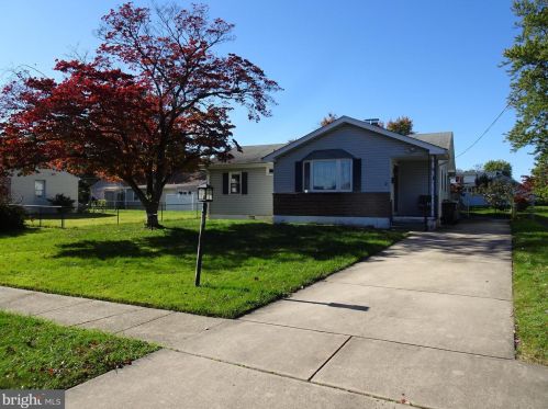 2 Varmar Dr, New Castle DE  19720-2036 exterior