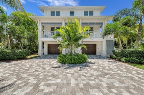 1118 Sand Castle Rd, Sanibel, FL 33957-3617