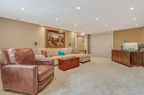 15 Frost Valley Rd, Mount Sinai NY  11766-1401 exterior