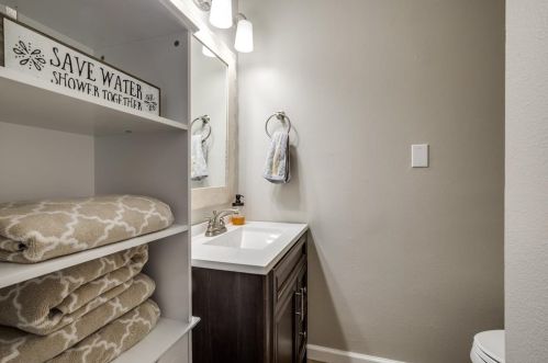 1003 Poindexter Ave, Cleburne TX 76033-4358 exterior